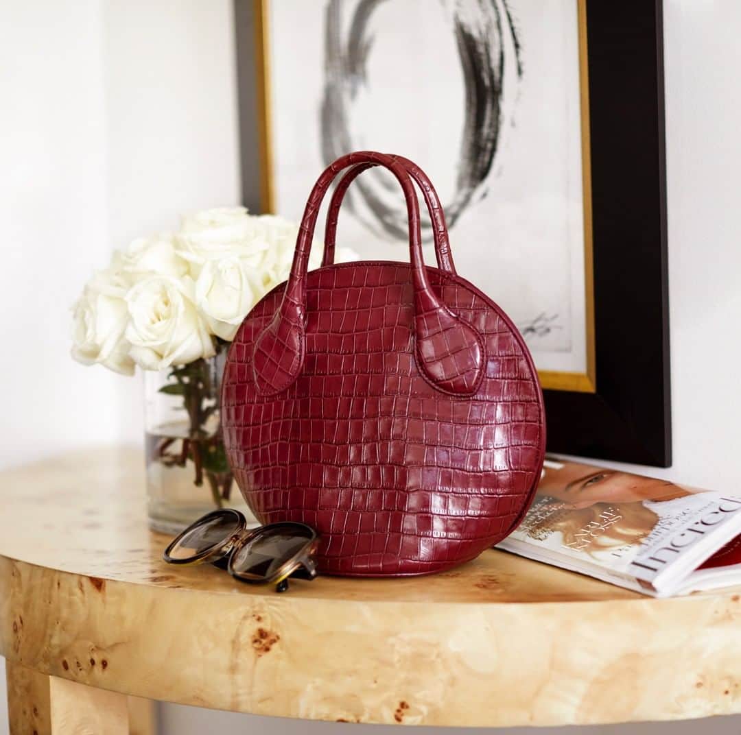 のインスタグラム：「Get ready: NEW bags are coming. In luxe textures and rich hues, our new fall bags are totally wish list worthy.」