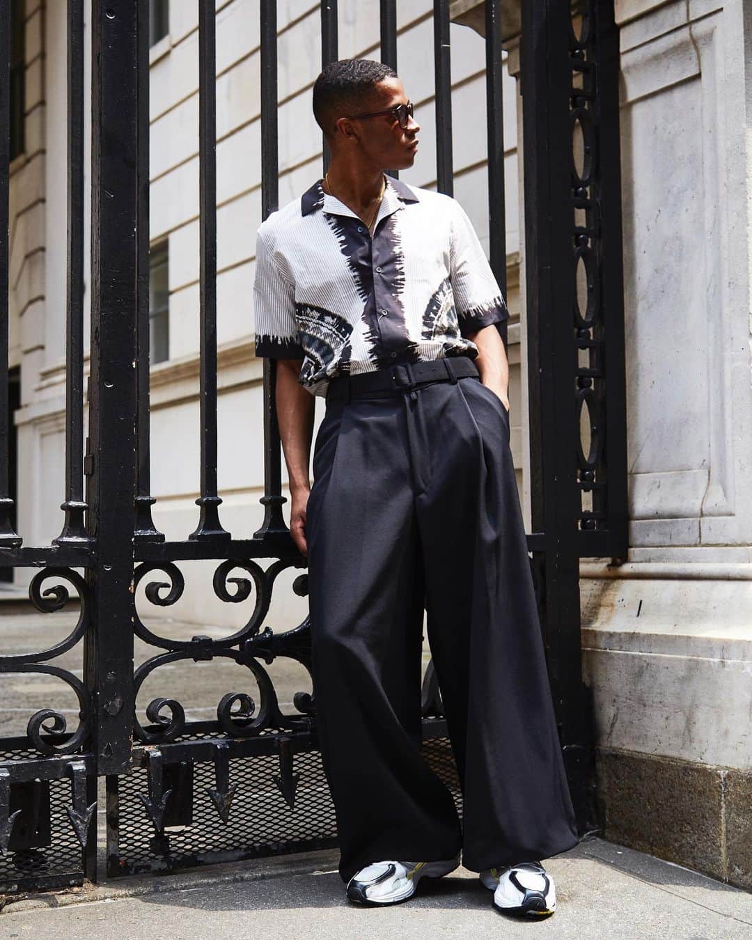 バーニーズ・ニューヨークのインスタグラム：「From the camp shirt craze to futuristic tech-ware, we’ve pulled together the six hottest fall trends to try in the summer heat. Check out the article in our IG stories and tell us which trends you’re most excited for below.  Photographed by: @cylesuesz」
