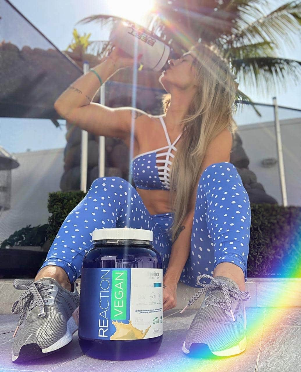 ケリー・キーさんのインスタグラム写真 - (ケリー・キーInstagram)「P quem pergunta sobre meus suplementos, mais um vegano queridinho da @atlheticanutrition !  Esse é o Reaction Vegan, formulado com proteínas de origem vegetal (Proteína da ervilha e arroz) com excelente perfil de aminoácidos e vitamina B12. Livre de aromas, corantes e edulcorantes artificiais. Ótimo para quem busca uma dieta natural e isenta de proteína animal.  #atlhetica #vegano #fitness #projetobabababy」8月9日 7時19分 - oficialkellykey