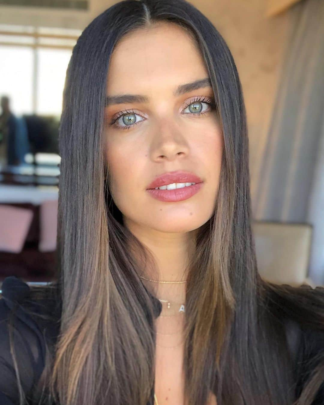 Vincent Oquendoさんのインスタグラム写真 - (Vincent OquendoInstagram)「Chicago for the day with this beauty #sarasampaio 🥰」8月9日 7時20分 - makeupvincent