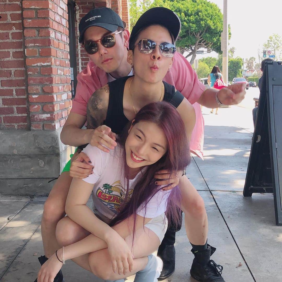 エイリーさんのインスタグラム写真 - (エイリーInstagram)「Swipe for some L.A. love 👉🏻👉🏻👉🏻💜💕💜💕💜💕💜💕」8月9日 7時35分 - aileeonline