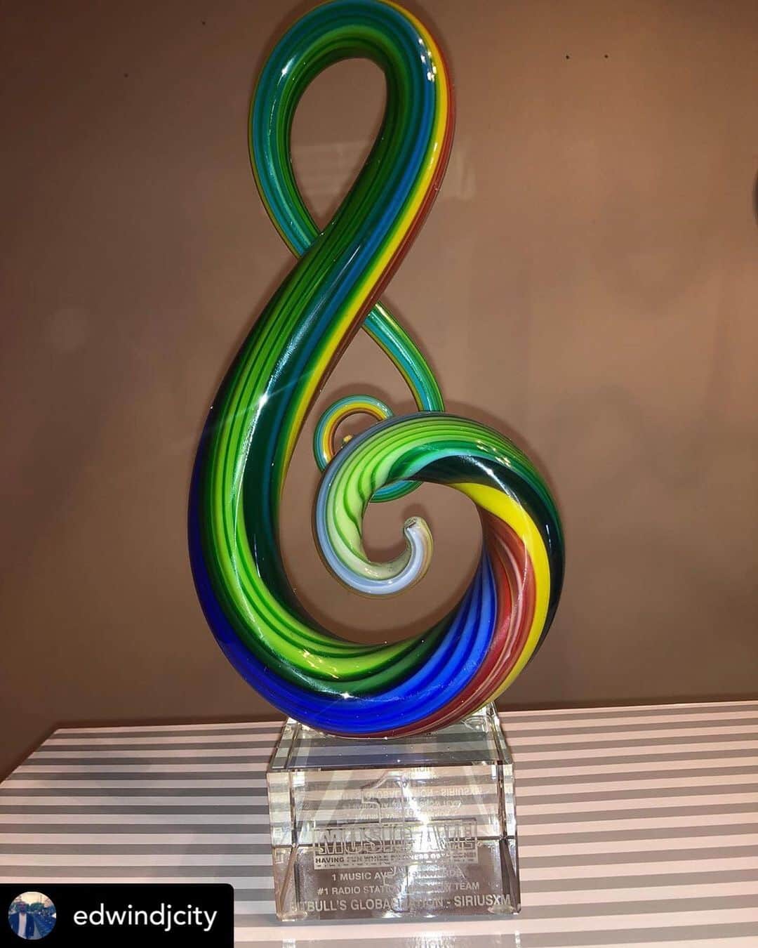ピットブルのインスタグラム：「So proud to have some of the best DJs in the world on Ch. 13 Congratulations! 👏👏👏👏👏 @edwindjcity  Our @SiriusXM@GlobalizationSXM team took home the prize of “#1 Radio Mixshow Team 2019” at the @1MusicAve hosted by Carey Vance and his team. We had some 🔥🔥 competition and appreciate everyone involved. Special shout out to our resident DJs & on air hosts.. Let’s keep changing the way millions enjoy good music 🌎 wide! Thank you @DJZog for accepting the prize on our behalf 💪 @bigsyphe@diskodrew @imdjdrew @kiddspin@djsantarosa @djrawn@majestiksound @djjavin@spydatekzilla @djmikemorse @djillset@etxtx @yoyolie @jrythm @djimpakt@vtechthedj @djkaossd @djscmusic@djtonytone @analuisaus @kage915@djmattvilla @imandreasone@djdannywest @navic @djlaz@criscokidd @astraontheair@djprecise @djfuze @latinprince@jaydabhi @djchrisvilla @djanarchyrmx@sh8k @djshadowman @dj_playboy1@djhectik @djeddieboy @djdainjazone@dj_smerk aaaaannnnnnnddds the bossman @pitbull & @kidkelly for letting us do what we do!!! Thank you all cc @pandora @vinrican」