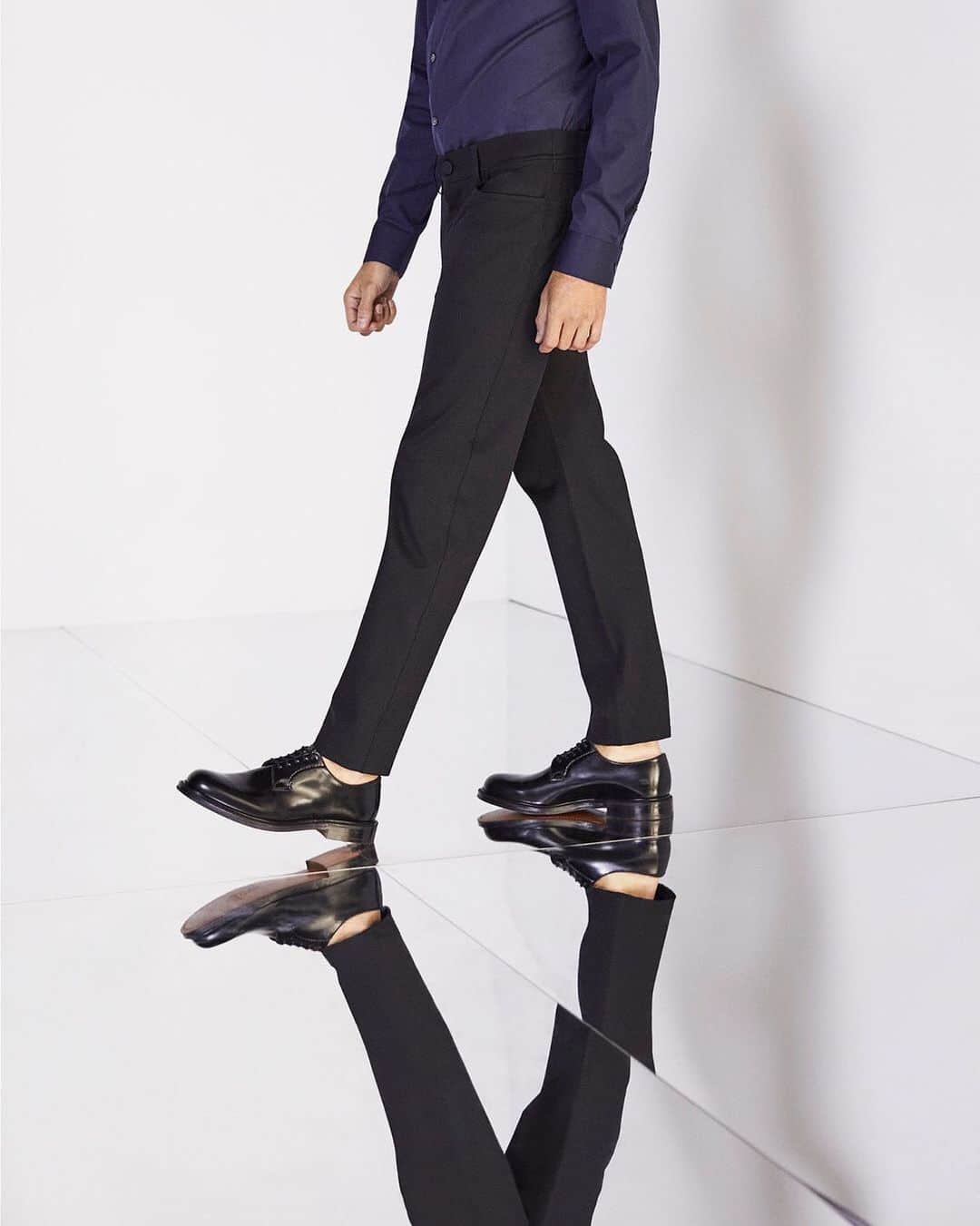 のインスタグラム：「The Tech Raffi Pant: Fall’s new take on the skinny jean has a flattering, tapered leg, in soft compact ponte with innovative bonded finishes.」