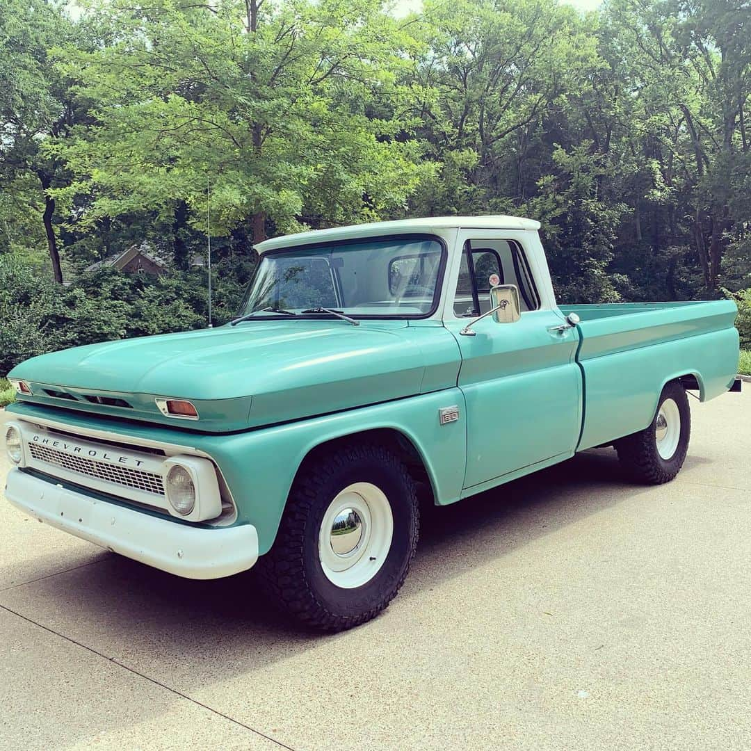 Jessie Jamesさんのインスタグラム写真 - (Jessie JamesInstagram)「Been wanting one of these since I was a little girl😊 Finally found one thanks to my dad for spotting it! Little gift to myself ✨ #1966 #60sbabe」8月9日 8時07分 - jessiejamesdecker