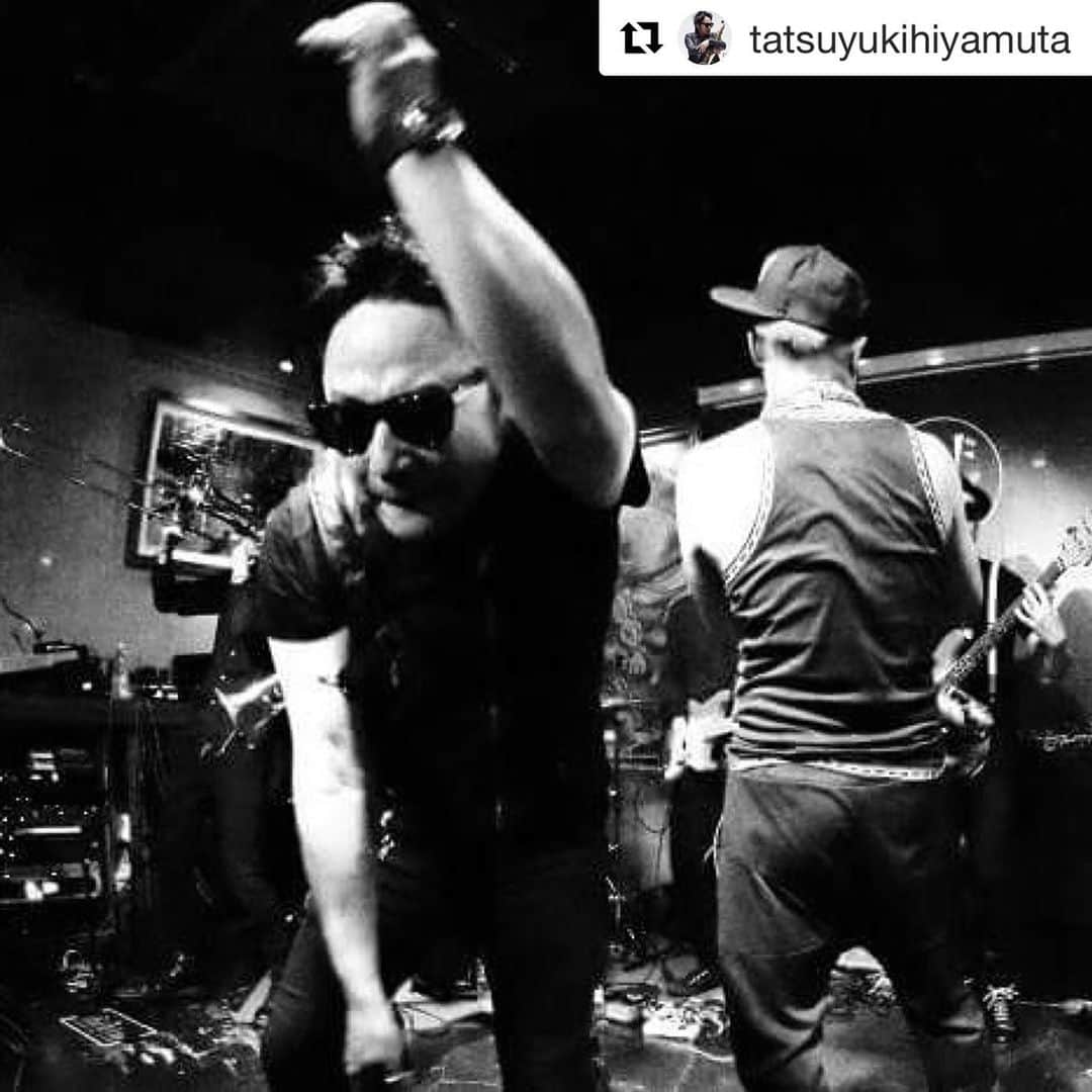 栗田善太郎のインスタグラム：「今夜は帰省中の冷牟田さんがCROSS FM URBAN DUSKに来てくれます！ お聞き逃しなく！」