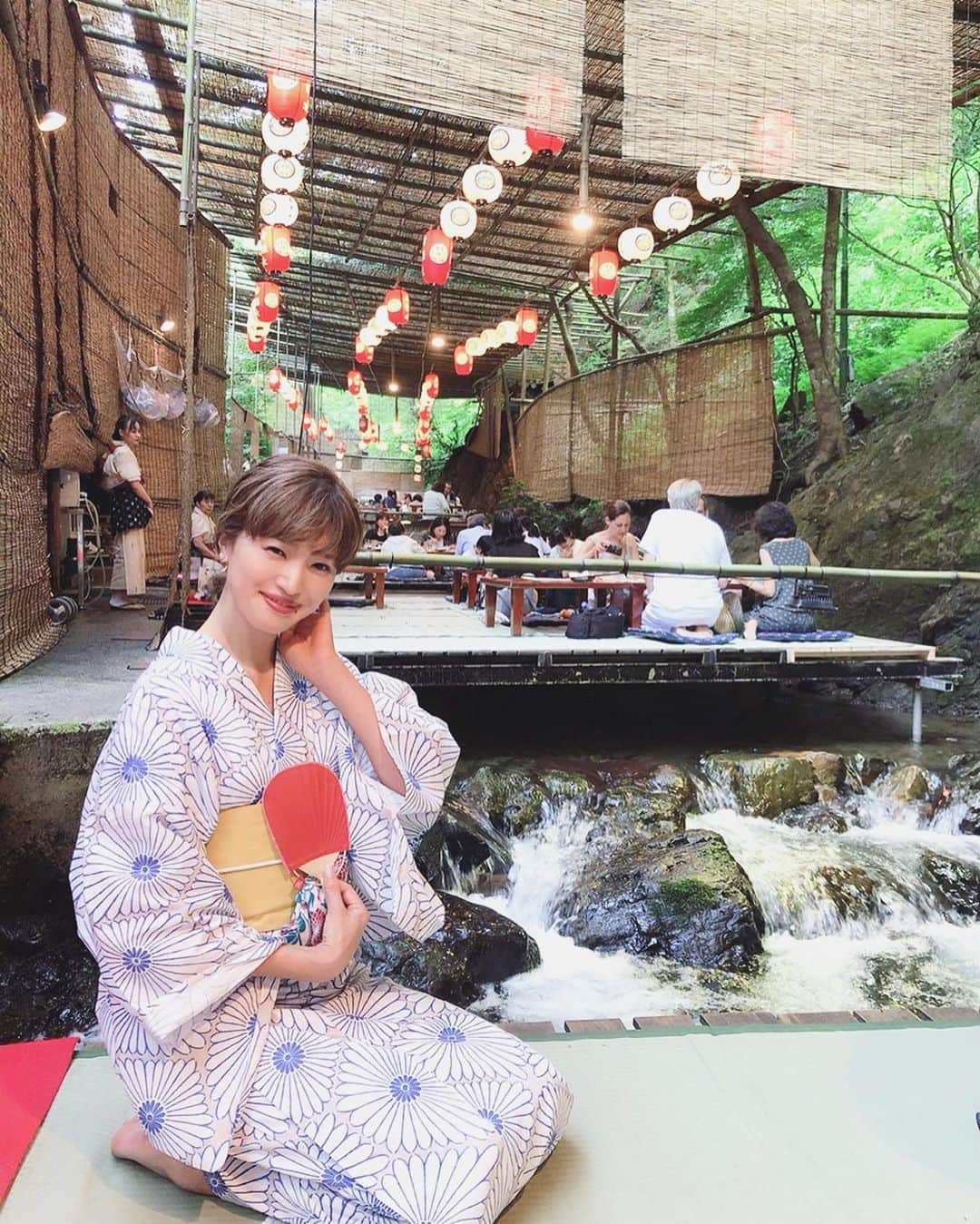 廣瀬規子さんのインスタグラム写真 - (廣瀬規子Instagram)「オトナの遠足☺️ *  #トランクいっぱいの京都サロン で、貴船に行ってきました。 * 楽しかったなぁ😌 * あ、ちなみに手に持っているのは団扇です。決して卓球のラケットではございません😂 * #京都 #貴船 #kyoto #kifune #右源太 #浴衣 #yukata」8月8日 23時49分 - noriko_style