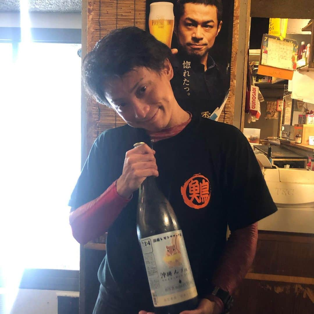 どんがめ三宮総本店さんのインスタグラム写真 - (どんがめ三宮総本店Instagram)「沖縄ブルー 意外に美味しいよ . #kobe#三宮#大衆酒場#安い#うまい#どんがめ#ハッピーアワー#生ビール#19時まで#190円#駅近#雰囲気は魔法#dongame#赤字覚悟#お客様の喜ぶ顔が見たい#ただそれだけ#24時半まで営業#延長要相談#気まぐれクーポン#たまにやります#フォロー#まってます」8月8日 23時59分 - dongame_sannomiya