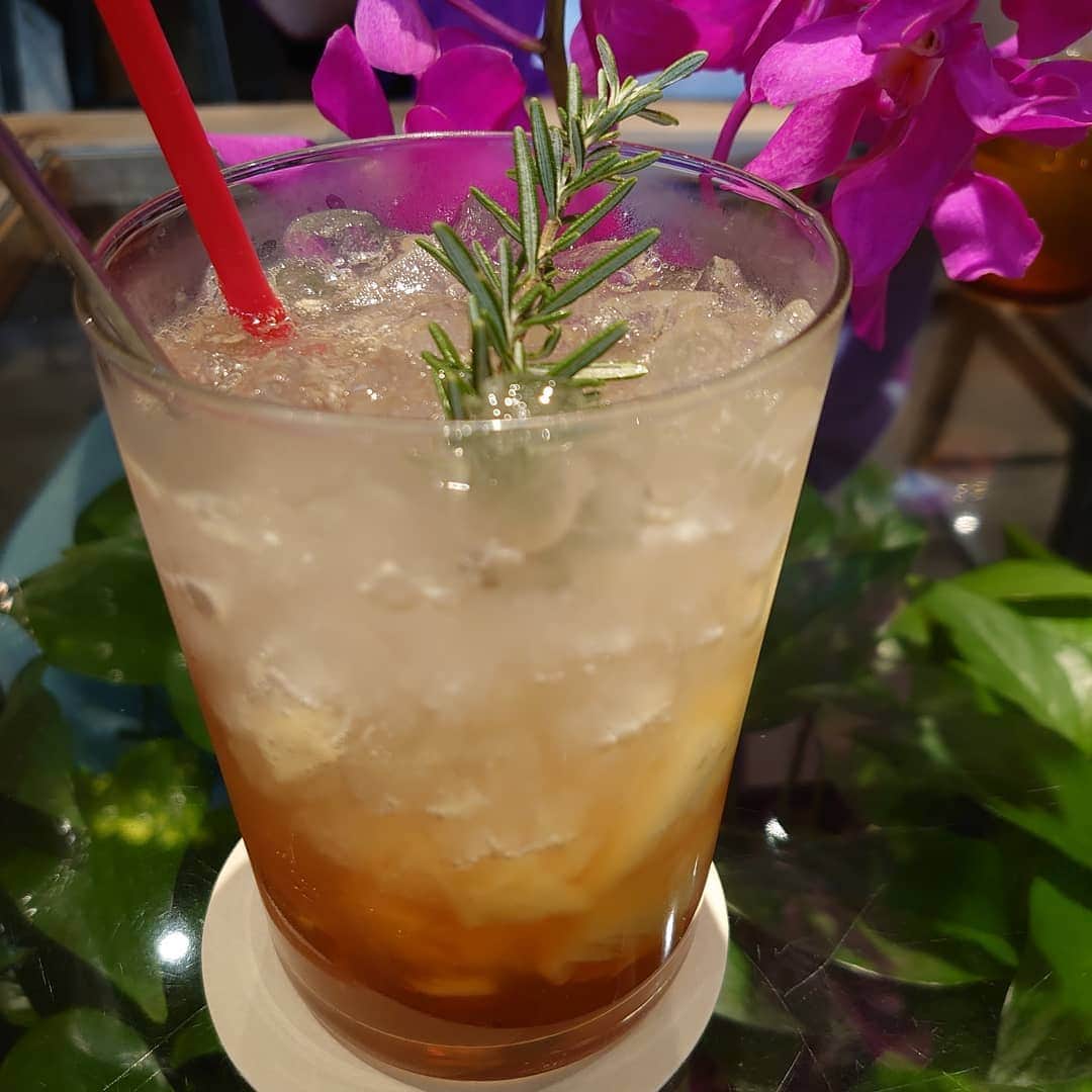 吉岡奈々子さんのインスタグラム写真 - (吉岡奈々子Instagram)「いつかの・・・#大好きなカフェ#お花屋さんカフェ#猛暑なので#冷たい飲み物」8月8日 23時54分 - nanakoyoshioka