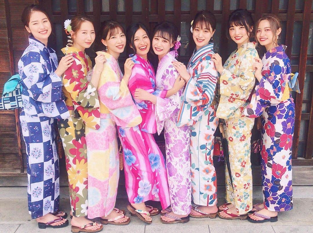 大浦ヒロミのインスタグラム：「Here’s to the night that turned into mornings ~ 🍃 ・ → with the ← ・ friends that turned into family 💕 ・ もぅあと残るのは明日の本番のみ！！ ・ 最高な瞬時と舞台になる為にも自分のベストを出し尽くします☺️ ・ 一緒に頑張ってきた仲間達の為、ずっと応援して支えて頂いた方々の為に、又自分の為にも全力で頑張り、思いっきり楽しみます🥰 ・ 見にきてくれる方、是非楽しみにしててください✨ ・ ① WYou (カジュアル大人系) ② Miss CAMPUS COLLECTION ( dazzlin )  ③ PEAK & PINE (水着 )  ④ GRAND FINALE( ウェーディングドレス) ・ 4つのステージに歩かせて頂きます！是非見に来てください😘」