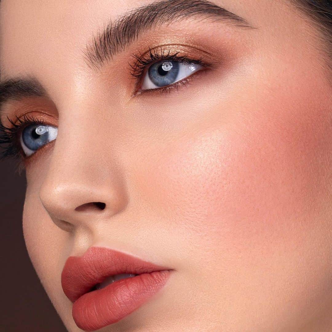 NARSさんのインスタグラム写真 - (NARSInstagram)「In the heat of the moment. By NARS Senior Makeup Artist @clay_reid Photographer @jameso.photographer Model @courtneybaldwin_ Additional products used: Lost in Luster Face Palette High Pigment Longwear Eyeliner in Mulholland Drive」8月9日 0時04分 - narsissist
