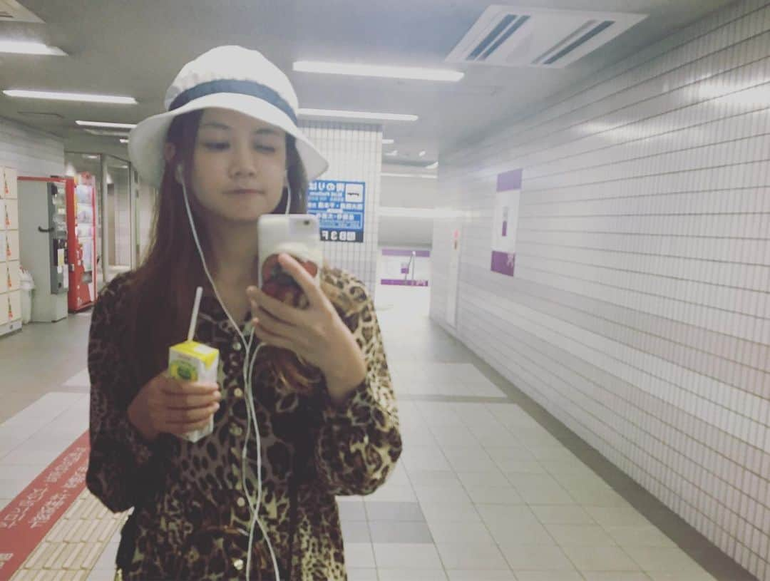 千眼美子さんのインスタグラム写真 - (千眼美子Instagram)「・ またブログ更新しちゃった。 まぁまぁ良いこと書いてるので のぞいてみてね。 おやすみわん🐶 ・ #賀茂川 #鴨川 #朝 #北大路系女子」8月9日 0時06分 - yoshiko_sengen