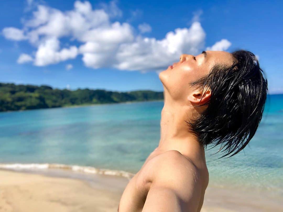 竜星涼のインスタグラム：「Are you enjoying the summer? 🏖🍉✨ #summer #vacation #ocean #海 #夏 #楽しんでる？」