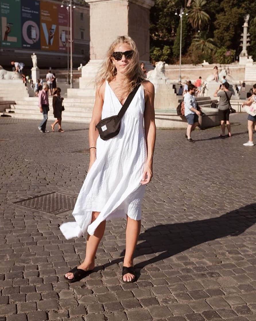 freepeopleさんのインスタグラム写真 - (freepeopleInstagram)「The Celine Dress touring Italy. @caramonte」8月9日 0時45分 - freepeople