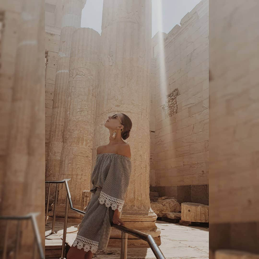 メリティナ・スタニウタさんのインスタグラム写真 - (メリティナ・スタニウタInstagram)「Know the difference between being patient and waisting your time ⠀ #greece #athens #acropolis #antientgreece #samsungbelarus #s10belarus #galaxys10 #греция #афины」8月9日 0時49分 - melitinastaniouta