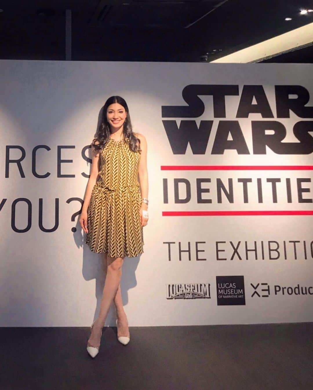 アンミカさんのインスタグラム写真 - (アンミカInstagram)「昨日から寺田倉庫G1-5Fにて【STAR WARS IDENTITIES エキシビジョン】がオープン✨  自分がスターウォーズの世界の住人なら、どんなキャラクターかを紐解いていき、5000万通りのオリジナルキャラを創る事が出来ますよ！ May the Force be with you!! 。 #結婚してから5年前からスターウォーズにハマりました遅咲きです。 #映画製作時に使用された小道具や衣装や絵画など膨大なアーカイブコレクションを展示 #模型や映画のオリジナルイラストなどファンを魅了するすごい展示！ #旦那様と私は三枚目に答えが！」8月9日 0時57分 - ahnmikaofficial