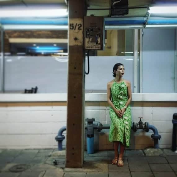 Yoshiko Kris-Webb クリス-ウェブ佳子さんのインスタグラム写真 - (Yoshiko Kris-Webb クリス-ウェブ佳子Instagram)「One night in Bangkok 今夜はタイブランドのドレス。 @jasonsuperstar 💚 @klosetdesign #TokyoDameThailandTrip」8月9日 0時57分 - tokyodame