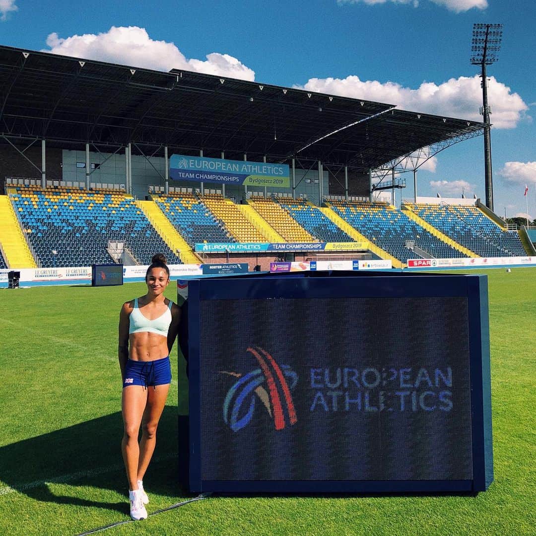 ジョディ・ウィリアムズのインスタグラム：「can’t wait to be back out there competing tomorrow! 🇬🇧🏃🏽‍♀️🇬🇧」