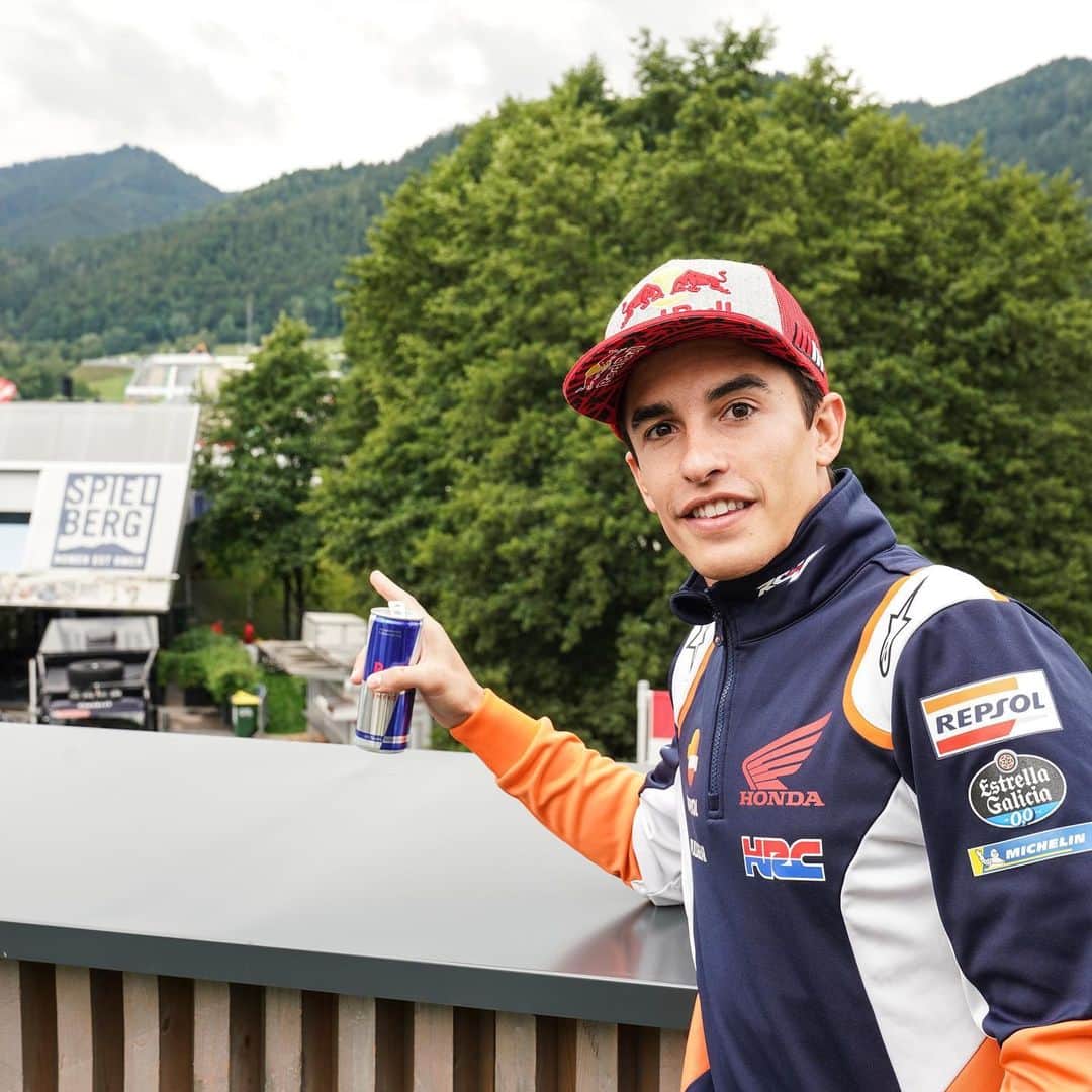 レプソル・ホンダのインスタグラム：「We’re here! 🇦🇹 ⠀⠀⠀⠀⠀⠀⠀⠀⠀ Questions answered, trucks parked and garages set up. ⠀⠀⠀⠀⠀⠀⠀⠀⠀ #AustrianGP #25RepsolHonda #Repsol #MotoGP #Honda #Racing #RepsolHonda #HRC #RC213V #MM93 #MarcMarquez #ThePowerOfDreams #Motorcycle #Austria #RedBull」