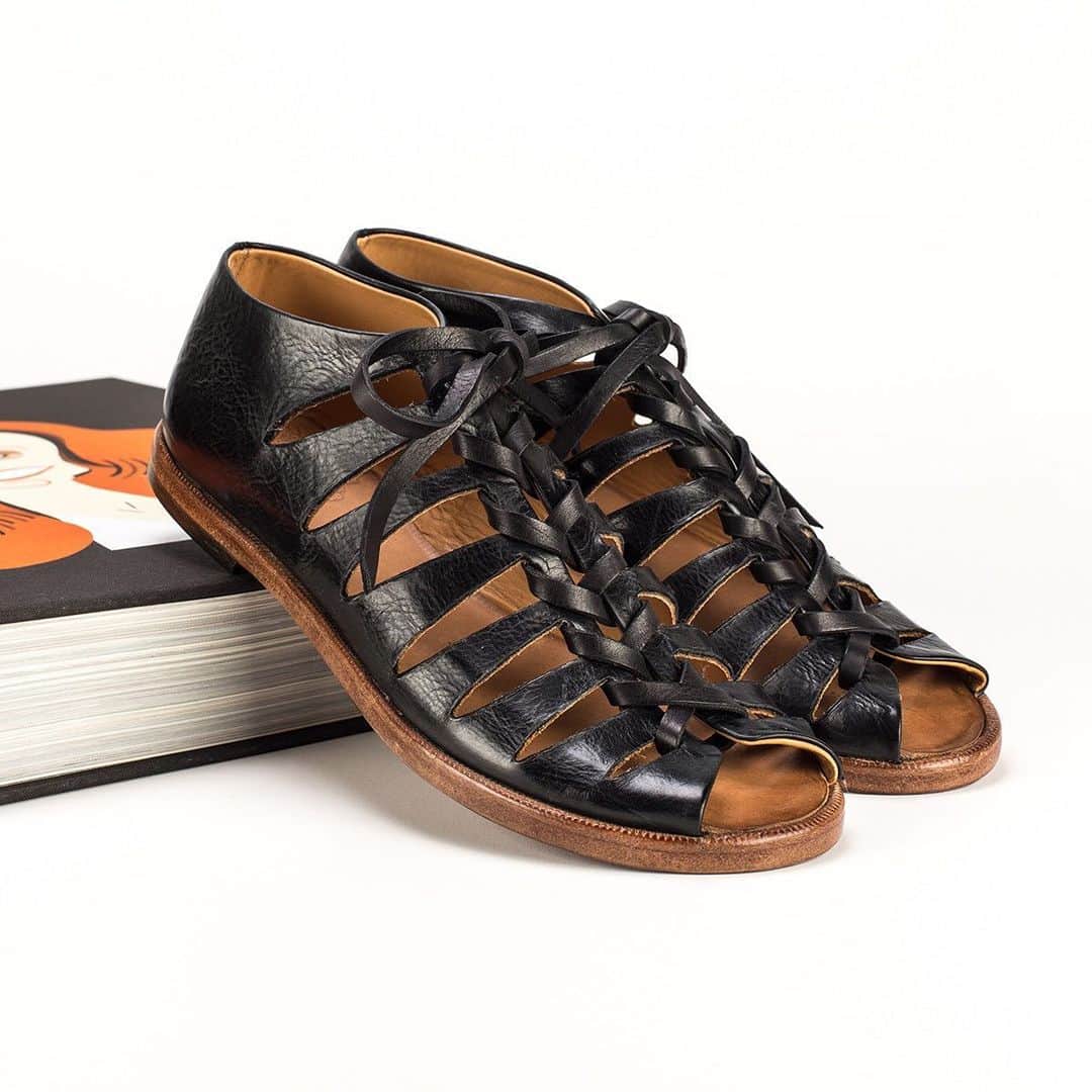 アルベルトファッシャーニさんのインスタグラム写真 - (アルベルトファッシャーニInstagram)「Have you ever seen a leather sandal more beautiful than this? Shop now our Xenia 45013 #albertofasciani #leather #sandal #leathersandal #xenia45013 #blackshoes #shoesforher #shoesgram #luxuryshoes #luxuryaccessories #accessories #modaitalia #madeinitaly #handmade」8月9日 1時05分 - albertofasciani_official