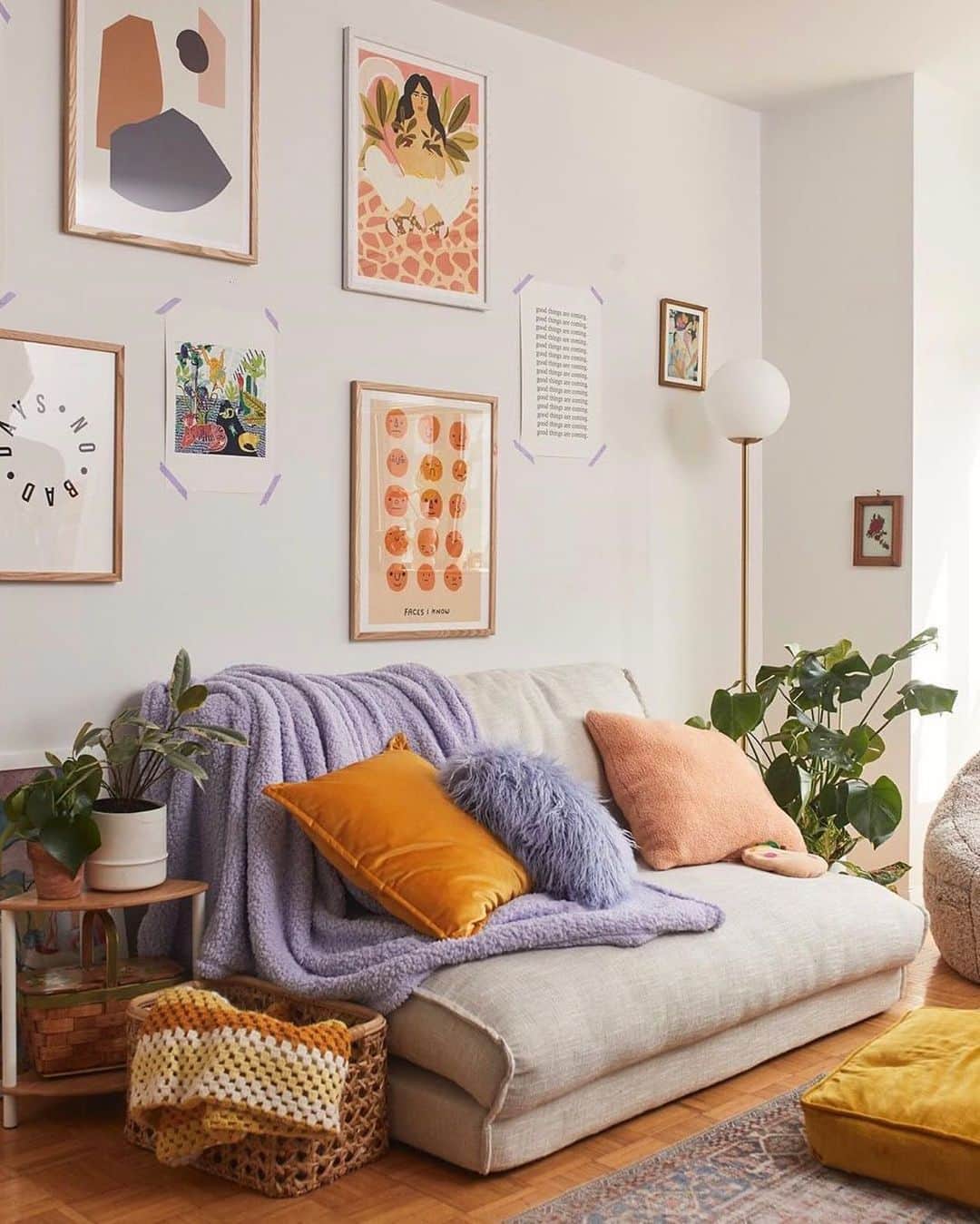 Urban Outfittersさんのインスタグラム写真 - (Urban OutfittersInstagram)「#UOHome from floor to ceiling via @miarosechae & @marinaae. @UrbanOutfittersHome」8月9日 1時07分 - urbanoutfitters