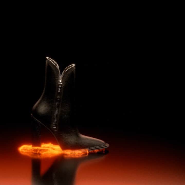 アレキサンダー・ワンのインスタグラム：「Fire walk. The #Collection2 Lane boot is on alexanderwang.com.」