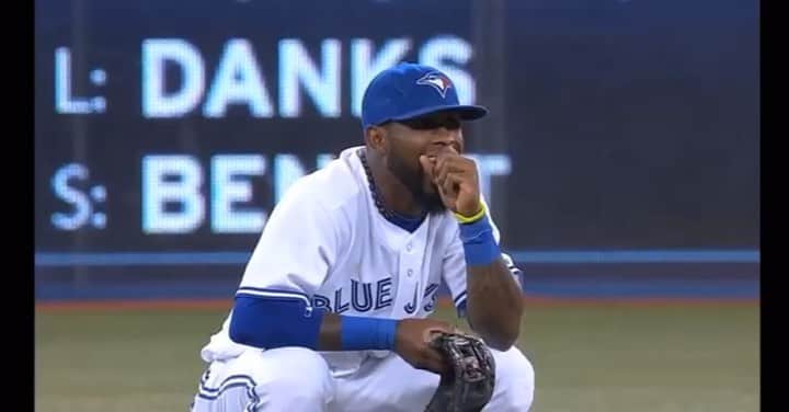 ホセ・レイエスのインスタグラム：「Desde ese día la amistad cambió ☹️@encadwin el objetivo era la nariz 🤷🏿‍♂️」