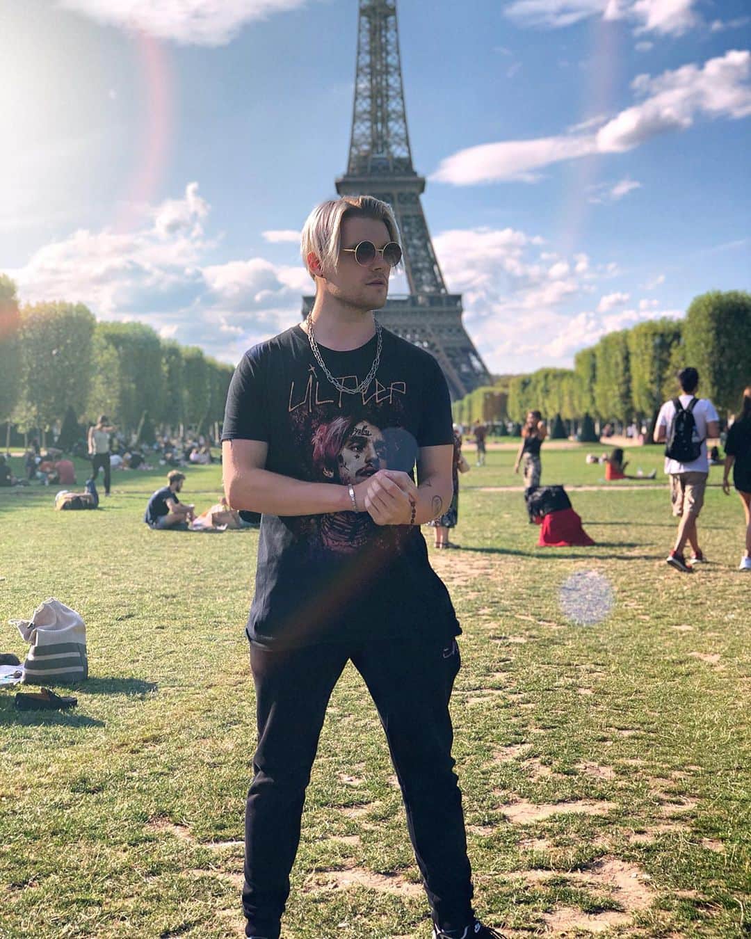 のインスタグラム：「Bisschen Paris dies das (📸 @alltimeleahx)」