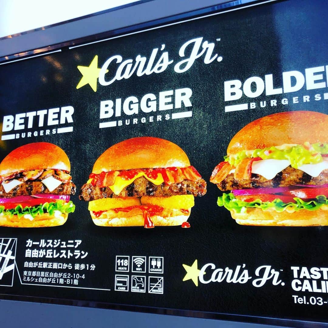 Liaさんのインスタグラム写真 - (LiaInstagram)「OMG! I didn’t think i would find a new coming California hamburger shop here in Tokyo🤣 Carl’s Jr., Man!! Why you looking so cool in Tokyo?😳 Old days!  カリフォルニア住んでた時食べてたわ〜😆 1番好きなのはIN’OUTだかど、ごめん🙏😝 #hamberger #californiahamburger #longtimenosee #カールズジュニア」8月9日 1時24分 - lia_vocalist