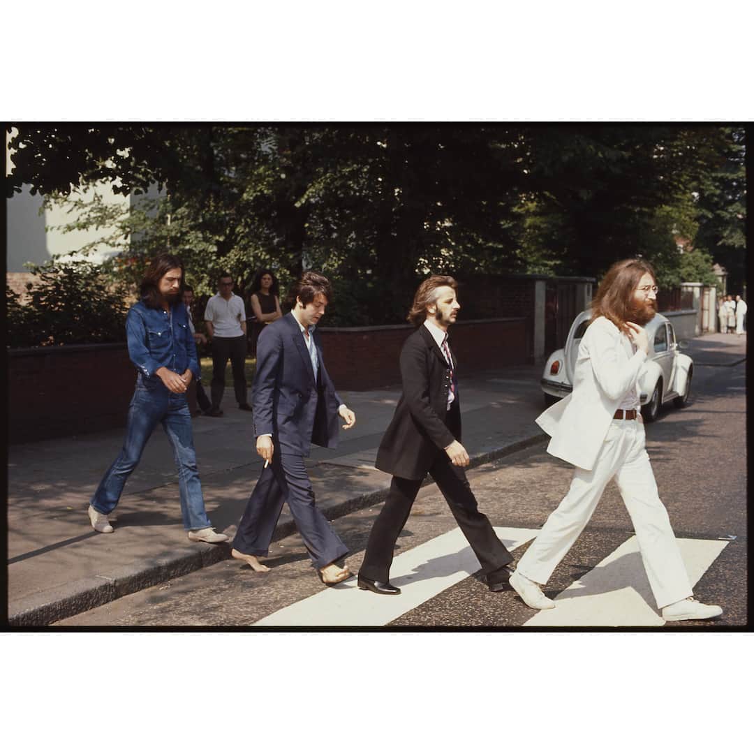 ポール・マッカートニーさんのインスタグラム写真 - (ポール・マッカートニーInstagram)「Photo shoot for @thebeatles 'Abbey Road' album cover @abbeyroadstudios. Photo taken by @LindaMcCartney #OnThisDay #TBT #ThrowbackThursday #JohnLennon #PaulMcCartney #GeorgeHarrison #RingoStarr #LindaMcCartney #AbbeyRoad」8月9日 1時25分 - paulmccartney
