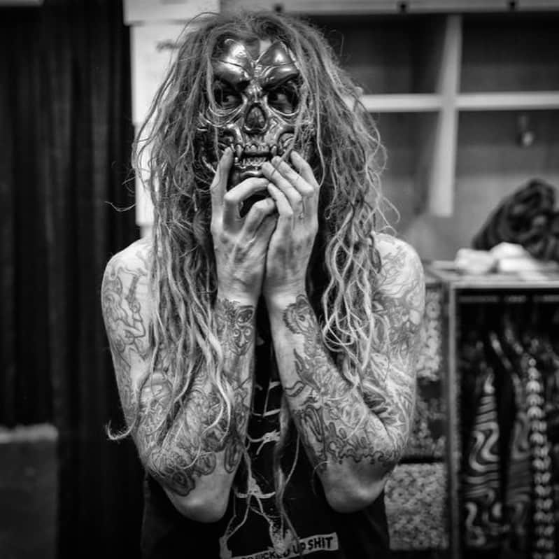 ロブ・ゾンビのインスタグラム：「Winnipeg was kooky good fun from start to finish! #robzombie #piggyd #johnfive #sherimoonzombie #gingerfish #winnipeg #robfennphotography」