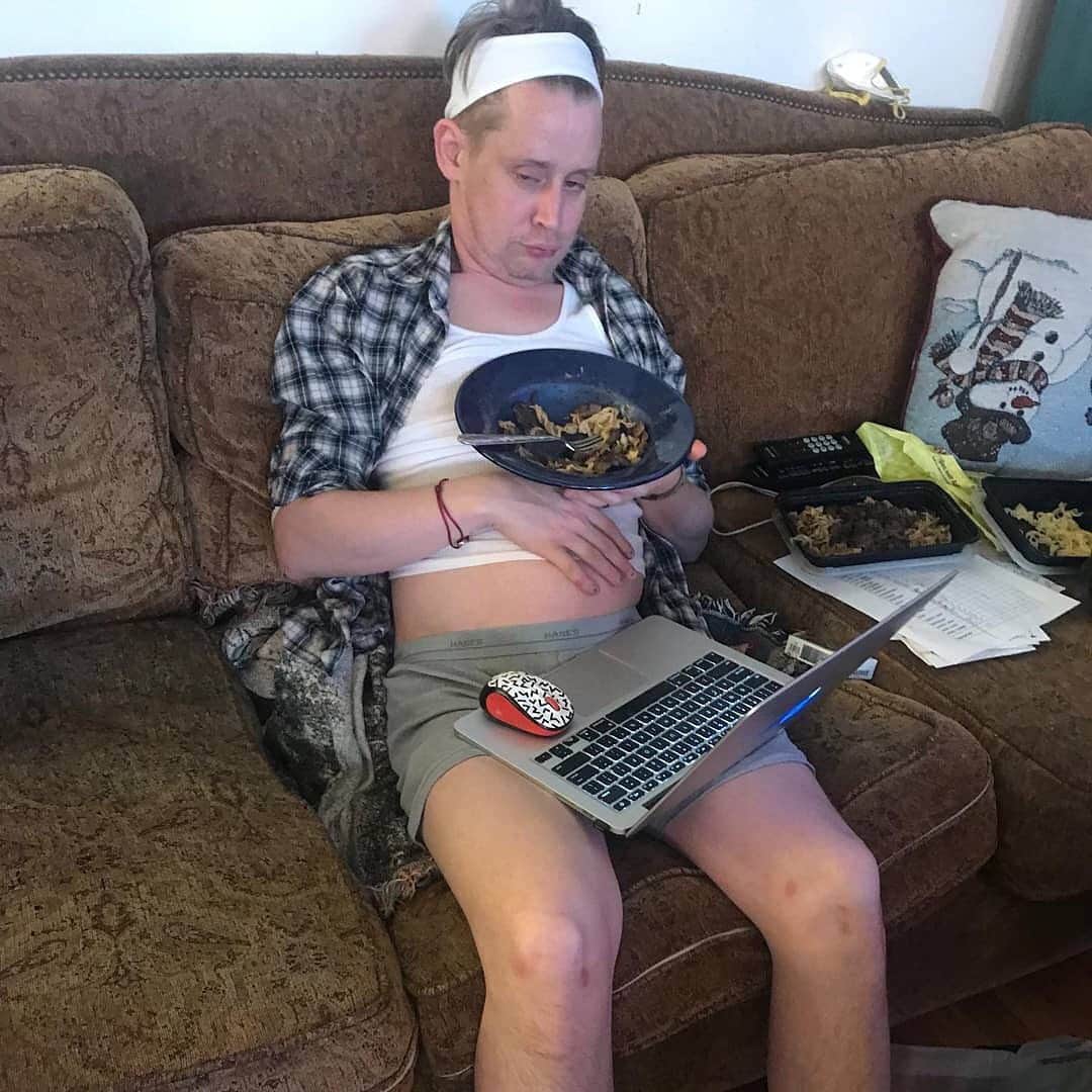 E! Onlineさんのインスタグラム写真 - (E! OnlineInstagram)「"This is what an updated Home Alone would look like." - Macaulay Culkin (📷: @culkamania)」8月9日 1時47分 - enews