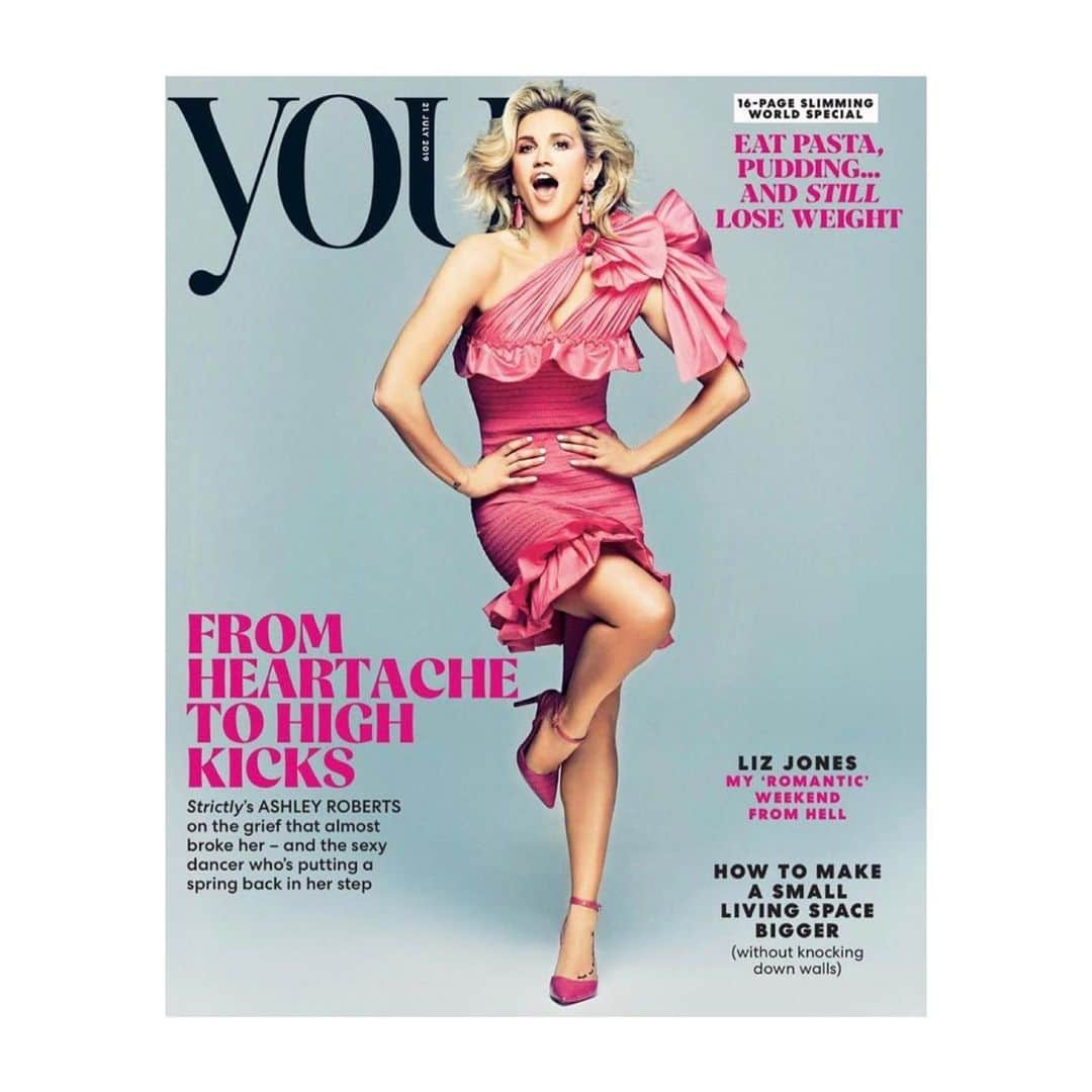 エミリオ デ ラ モレナさんのインスタグラム写真 - (エミリオ デ ラ モレナInstagram)「The gorgeous @iamashleyroberts for @youmagazine cover, wearing our 2 Side Bows Shirring Dress.」8月9日 1時47分 - emiliodelamorena