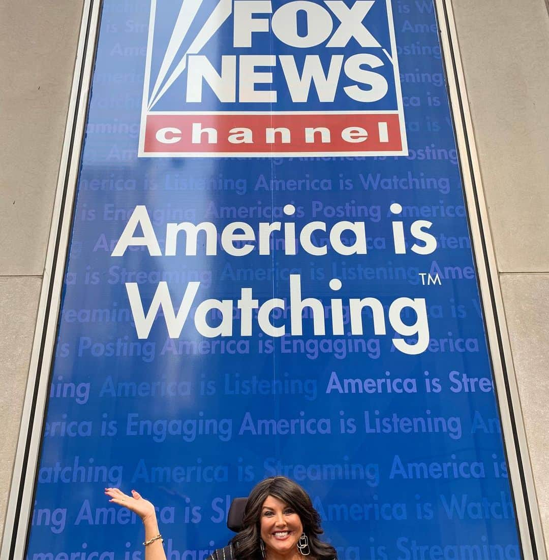 アビー・リー・ミラーさんのインスタグラム写真 - (アビー・リー・ミラーInstagram)「Check out my interview w/ @lizclaman on @FoxBusiness airs today 3pET. You’ll want to hear what I reveal!!! #APDC #fox #foxnews #lifetimetv #abby #abbylee #aldcalways #abbyleedancecompany #nyc」8月9日 2時06分 - therealabbylee