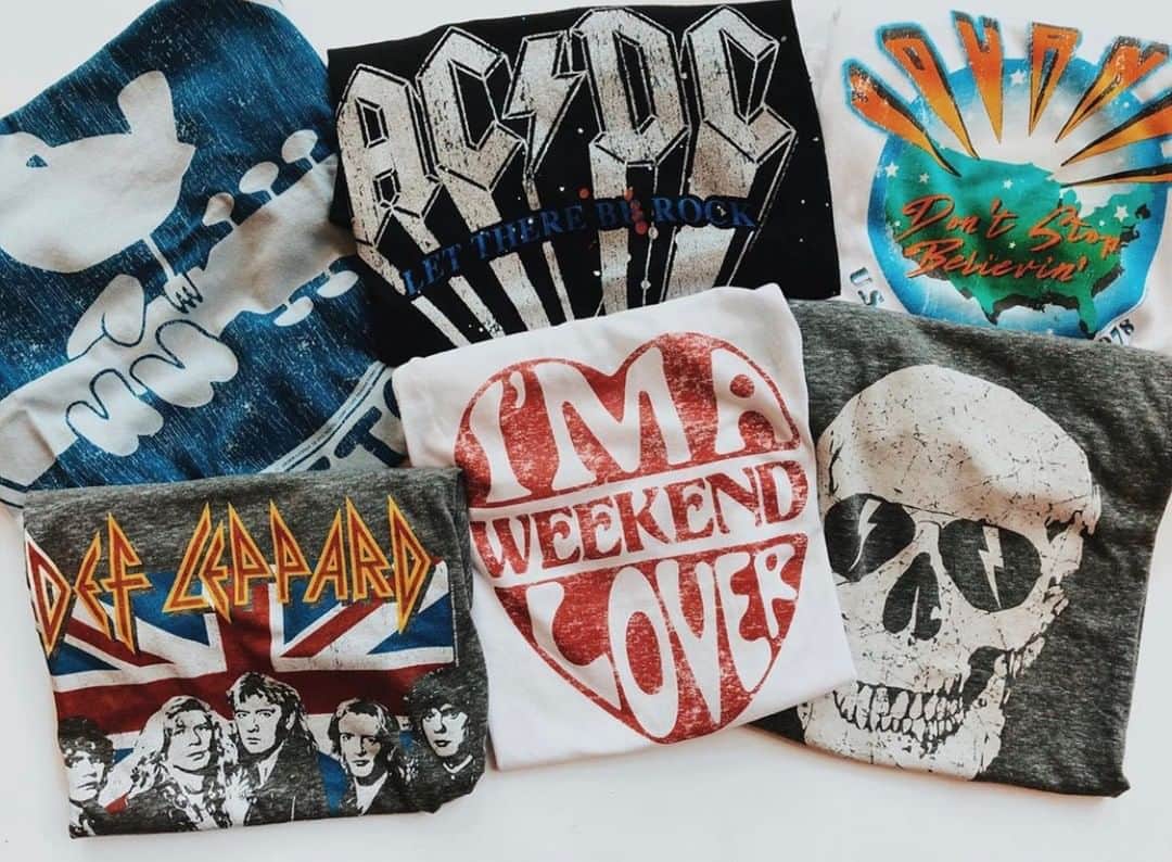 チェイサーのインスタグラム：「so many cute graphics 😍⚡️ Which is your favorite?? ❤️ @scoutandmollysnorthhills #chaserbrand #graphictee #bandtee #woodstock #acdc #journey #defleppard」
