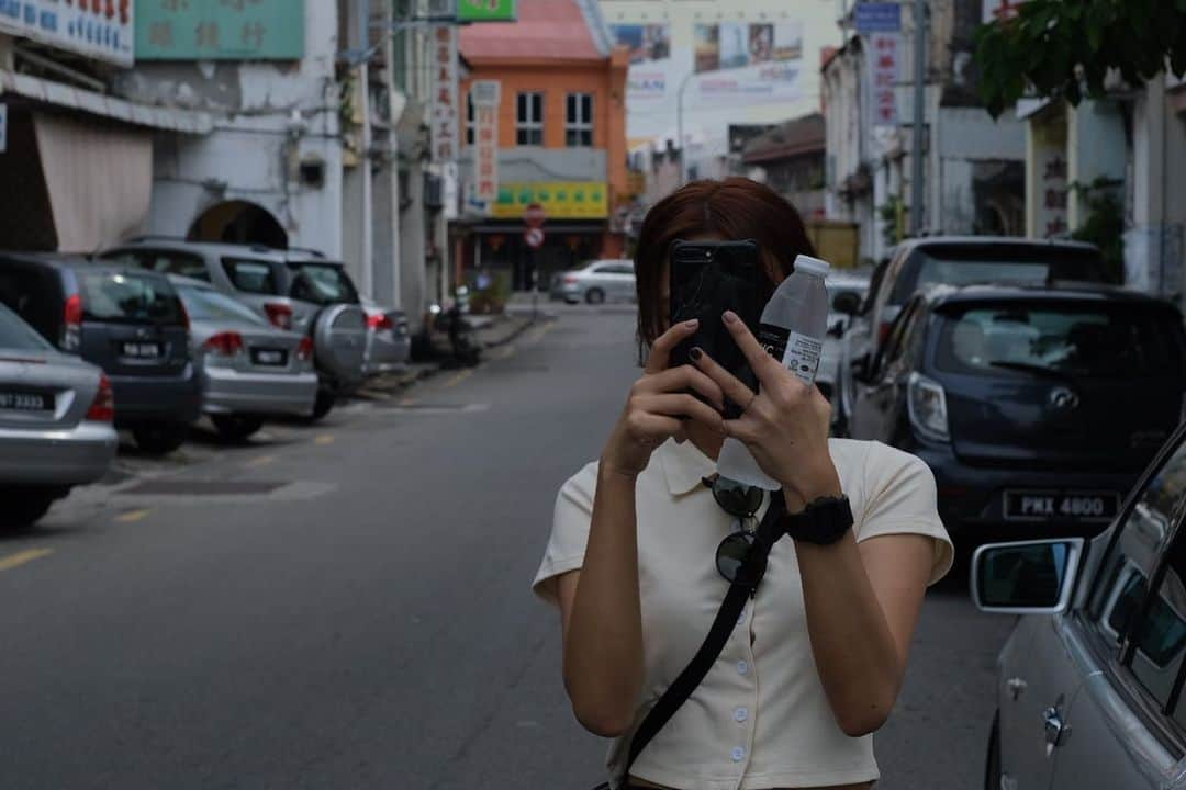 플로리스트 이주연 florist Lee Ju Yeonさんのインスタグラム写真 - (플로리스트 이주연 florist Lee Ju YeonInstagram)「. . Malaysia pinang travel . Toast and coffee and us. . with @maichai @rybiemay 🖤」8月9日 2時16分 - vanessflower