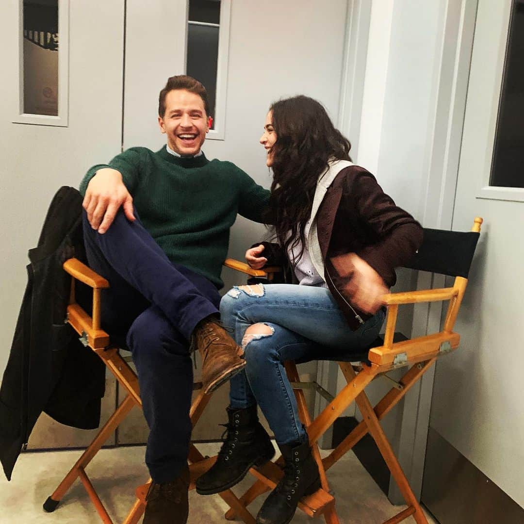 ジョシュア・ダラスのインスタグラム：「So boring doing scenes with @lunablaise. @nbcmanifest #manifest @nbc #tvdaughter」