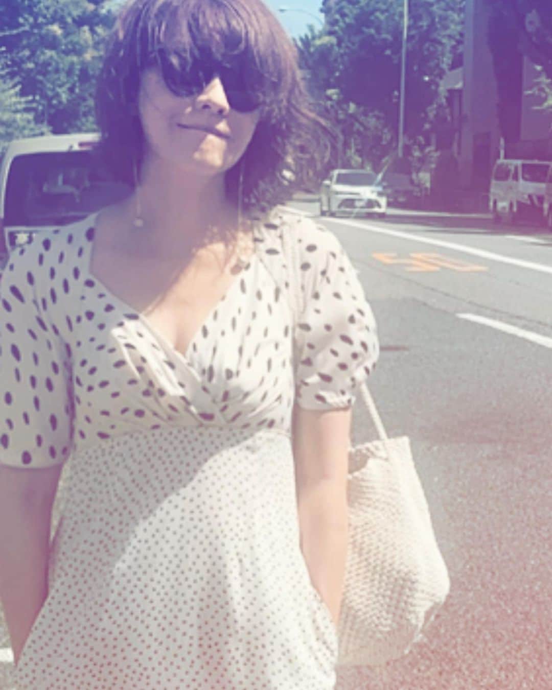 風間ゆみえさんのインスタグラム写真 - (風間ゆみえInstagram)「Summer monotone drees👀🤳 @stylings_official こちらプレフォールのドレスだけど、 暑いから足元はビーサン。  スカートの丈、丈感好き。 #yumie_k_style」8月9日 2時31分 - yumie_kazama