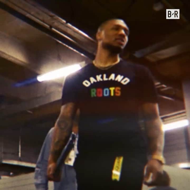 デイミアン・リラードのインスタグラム：「Gave @bleacherreport an early preview of my track “Money Ball” and they cooked this video up. #BigDOLLA drops tonight on all platforms! #DameDOLLA #FrontPageMusic @frontpagehits」