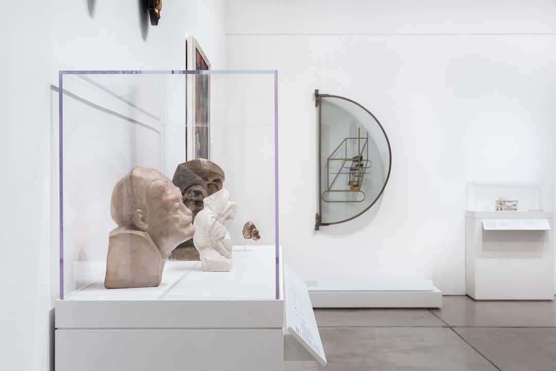 フィラデルフィア美術館さんのインスタグラム写真 - (フィラデルフィア美術館Instagram)「Last chance: "The #Duchamp Family" explores these artistic siblings and the many connections linking their groundbreaking works. On view until August 11.」8月9日 2時34分 - philamuseum
