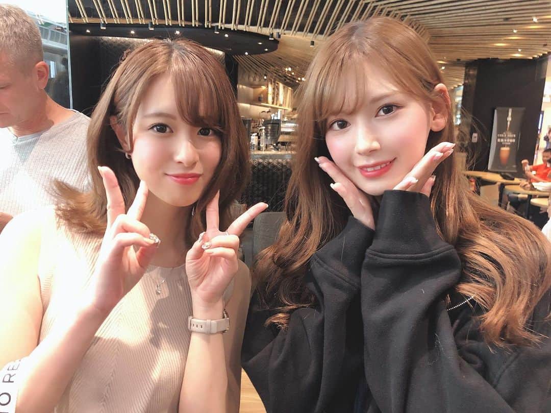 のインスタグラム：「・ ・ ・ つむつむさん(*¨*)🍬 ・ 最後のお食事の前に 「それ snidel だよね？」って話しかけてくださって お写真お願いしちゃいました！ ・ snidel 着てってよかった☺️💕💕 ・ まじ可愛い。 れべち可愛い。 ・ つむつむさん猫みたいで お家にいたら癒されるだろうなぁ…はふ‪(*´꒳​`*)‪‪❤︎‬ ・ ・ #av女優 #二宮ひかり  #にのひー  #アタッカーズ #アタッカーズ専属 #tre  #台湾  #明里つむぎ  #かわいすぎる  #にゃんこみたい  #にゃ」