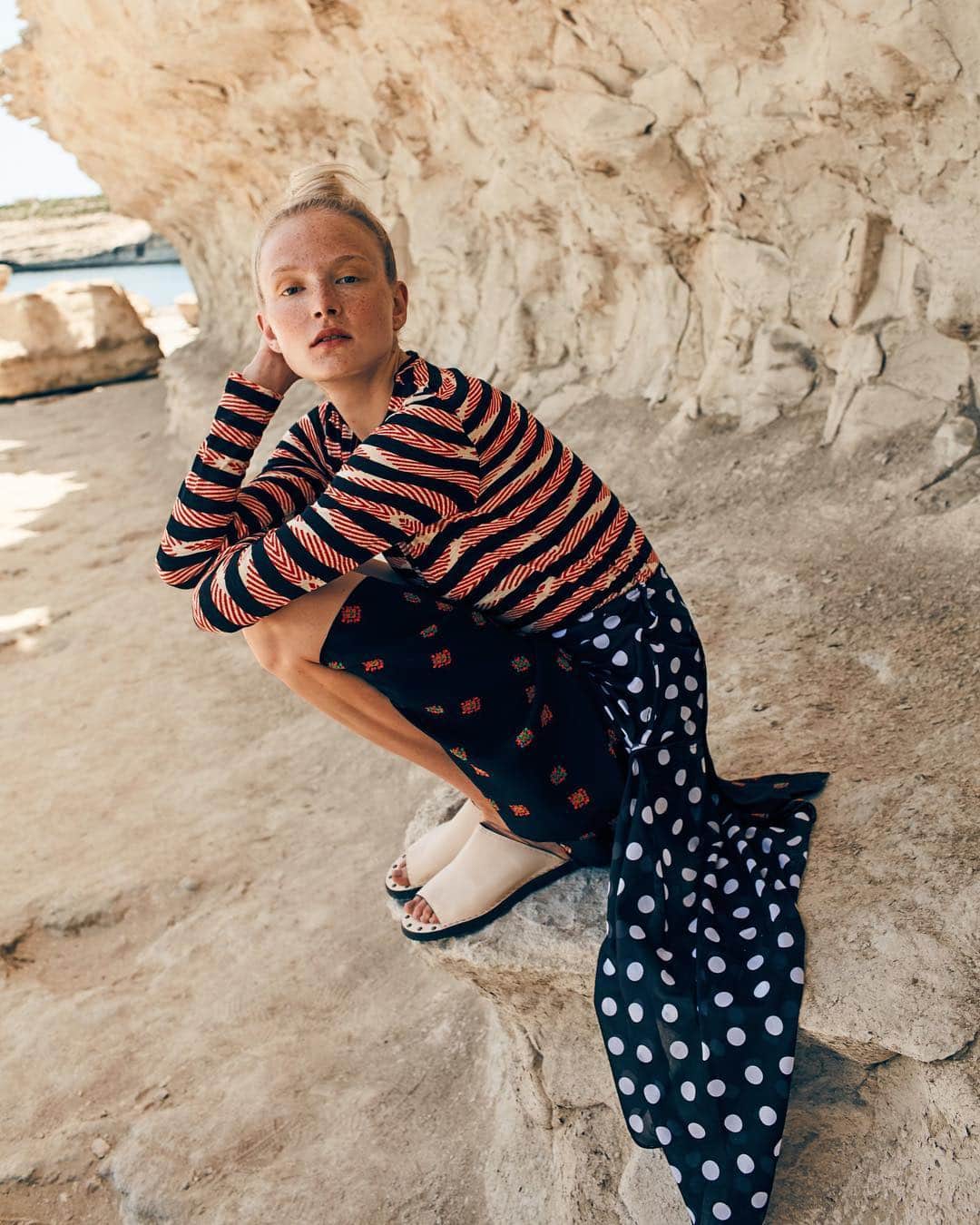 The Outnetさんのインスタグラム写真 - (The OutnetInstagram)「Stripes + polka dots = a dreamy summer style match 😍 #THEOUTNET  Shop all your favorite #ProenzaSchouler and #JWAnderson looks, just visit #linkinbio 👆」8月9日 2時50分 - theoutnet