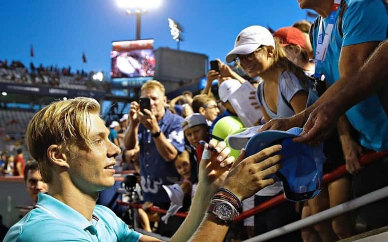 デニス・シャポバロフさんのインスタグラム写真 - (デニス・シャポバロフInstagram)「It was a dream come true to be back here in @couperogers. Never experienced such love and such a warm welcome before. I did everything I could yesterday and unfortunately it wasn’t enough this time around. I just want to thank every single fan for their love and support, you’ve helped me remember why I love to play this game so much. You helped me remember that this life isn’t a job but is a blessing. I’ll keep on fighting for myself, my team and my fans. Thank you guys so much. And lastly, Just want to wish @domithiem the best of luck. Was fun to be on the court with you my man 💪🏼🙏🏼」8月9日 2時56分 - denis.shapovalov