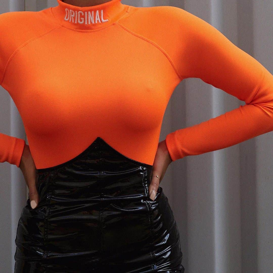 Public Desireさんのインスタグラム写真 - (Public DesireInstagram)「Not made to be 𝙎𝙐𝘽𝙏𝙇𝙀 🔥 𝑩𝑶𝑫𝒀𝑺𝑼𝑰𝑻: Orange High Neck Slogan Bodysuit £14.99 𝑺𝑲𝑰𝑹𝑻: Black Vinyl Bustier Mini Skirt £22.99 #lookofthebae #pdbae Tap to shop ☝  ALL of our Lissy Roddy collection NOW HALF PRICE」8月9日 8時36分 - publicdesire