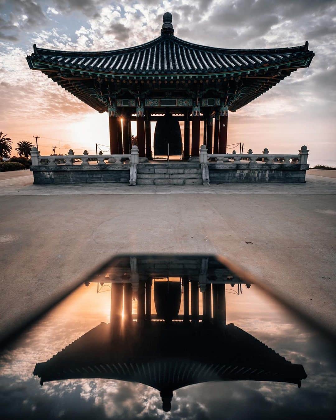CANON USAさんのインスタグラム写真 - (CANON USAInstagram)「"This was the last photo I took at this location as a way to reflect on the morning I just had." #MyCanonStory  Photo Credit: @aaron.captures Camera: #Canon EOS 6D Mark II Lens: EF 17-40mm f/4L USM Aperture: f/4 ISO: 100 Shutter Speed: 1/250 sec Focal Length: 17mm  #teamcanon #canonusa #reflection #adventure #morning」8月9日 3時19分 - canonusa