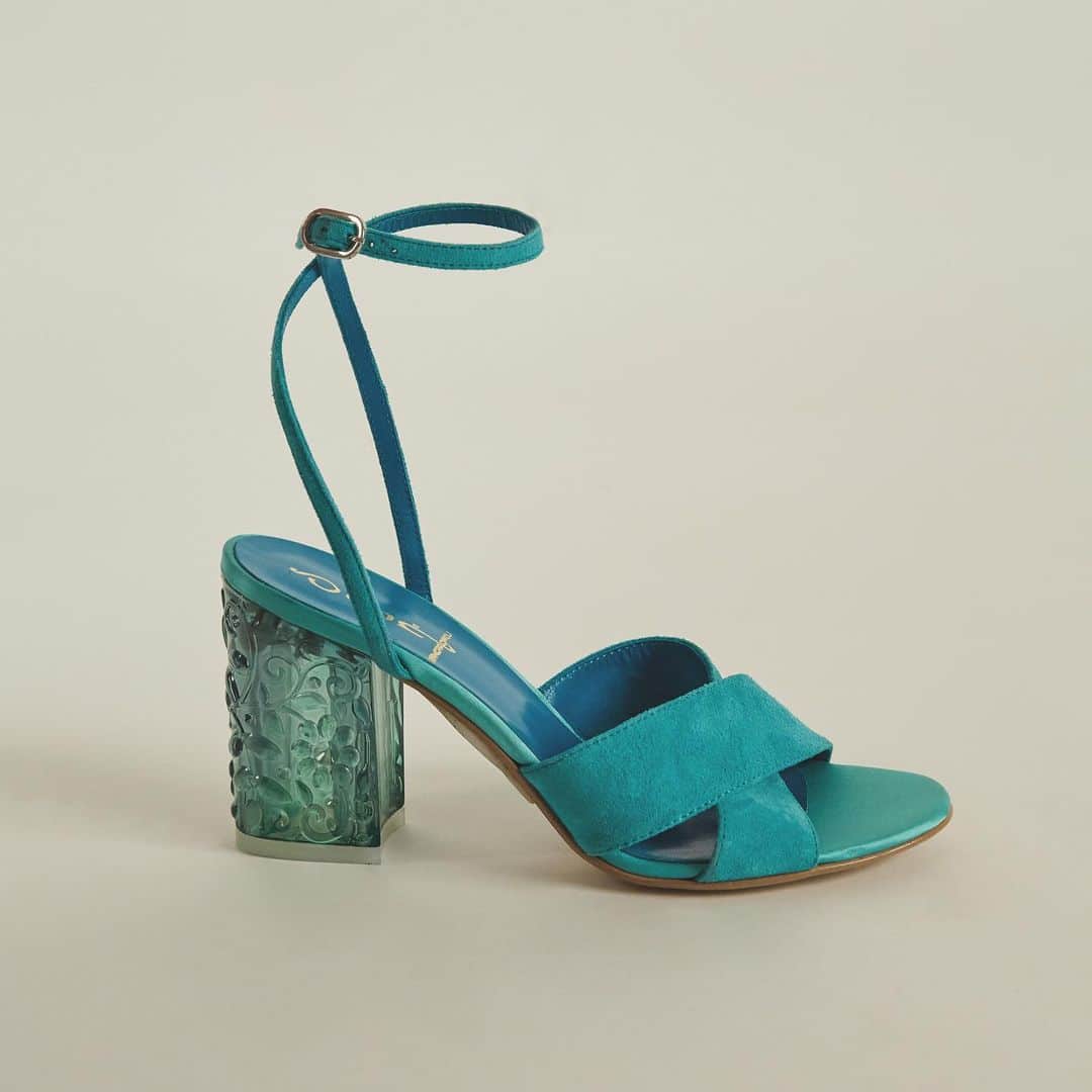 ジャンカルロパオリさんのインスタグラム写真 - (ジャンカルロパオリInstagram)「That kind of blue. Choose your color_ SS19 by Sgn 💙🌊 Sales continue on our website.  Discover more, link in bio.  #Summer #2019 #Shoes」8月9日 3時14分 - giancarlopaoli