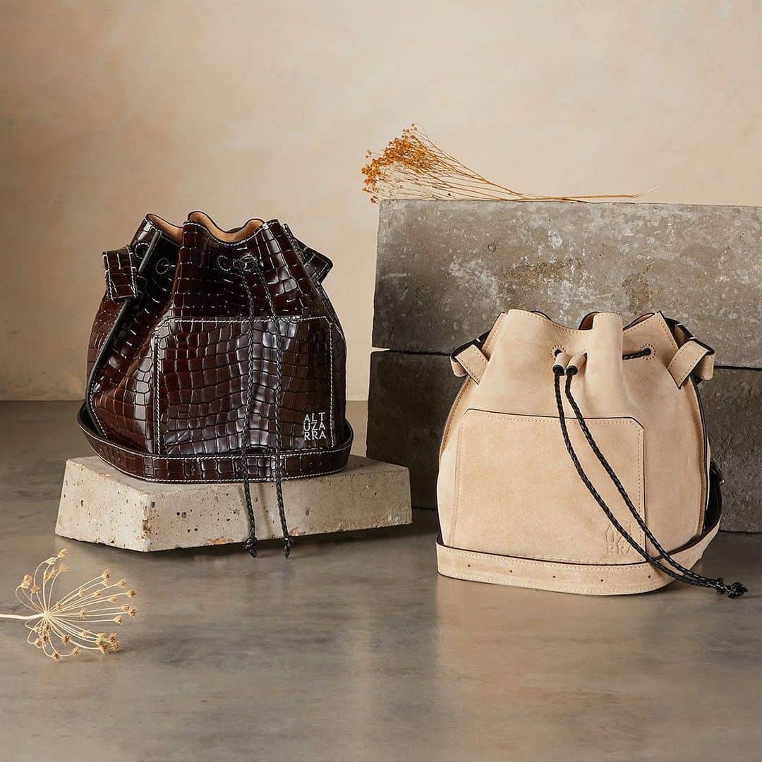 MATCHESFASHION.COMさんのインスタグラム写真 - (MATCHESFASHION.COMInstagram)「Tactile leather and sumptuous suede, shop our edit of bucket bags at the link in bio, including these by @altuzarra.」8月9日 3時18分 - matches