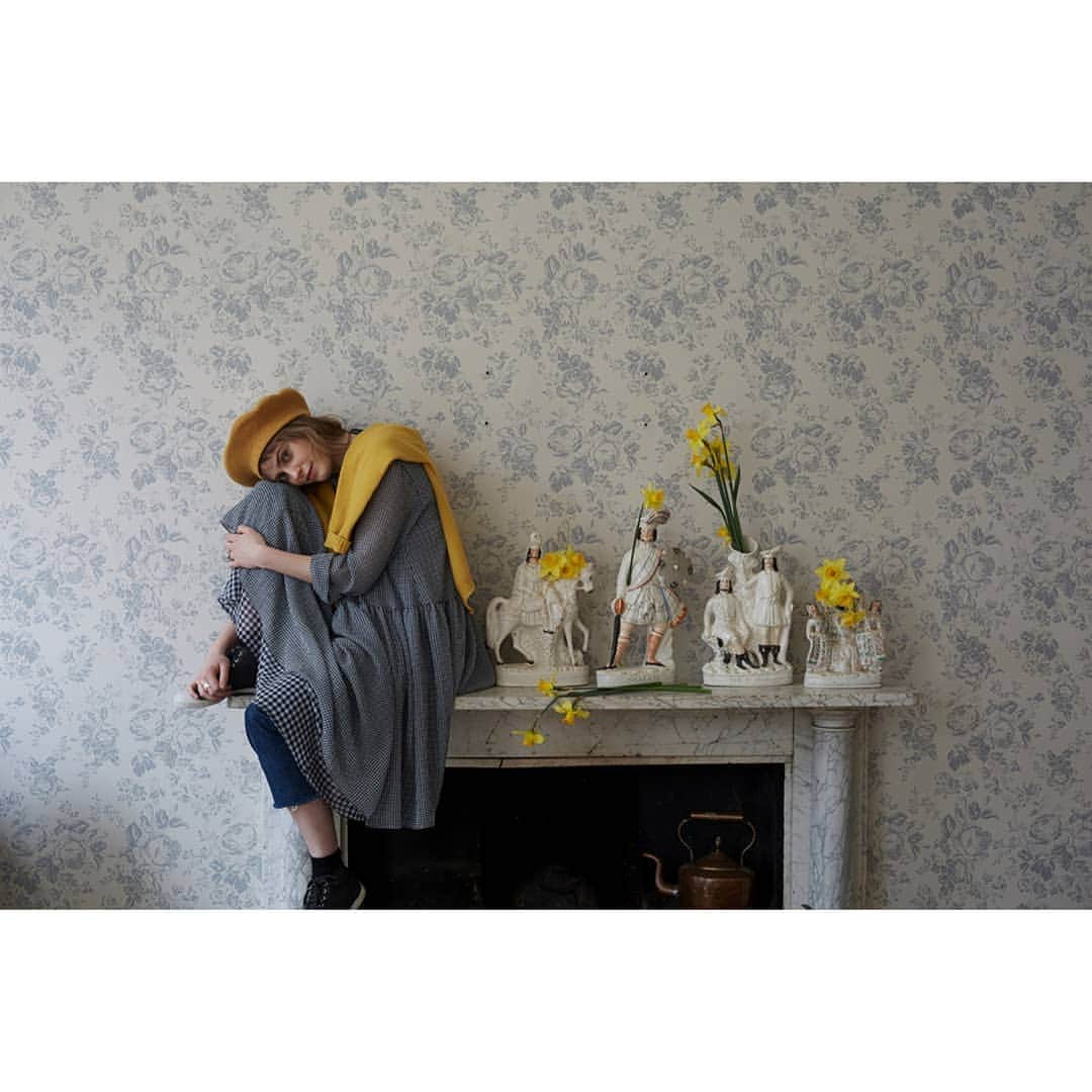 キャベジズ&ローゼズのインスタグラム：「A cheery combination of floaty gingham and soft mustard wool  #cabbagesandrosesfashion #britishfashion #scottishknitwear #scottishwool #jolly #bestdressed #mustard #livinglifebeautifully #gingham #navyandyellow」