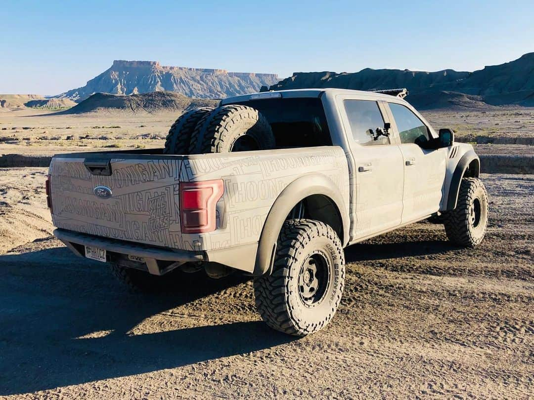 ケン・ブロックさんのインスタグラム写真 - (ケン・ブロックInstagram)「I ❤️ how tough this truck looks. The SVC suspension setup works amazing, the @ToyoTires look aggressive and my signature @fifteen52 Turbomac HD wheels look perfect. Is this YOUR favorite toy in my fleet? It might be after you watch this week’s episode of my YouTube channel where I REALLY jump it! (Link in my bio) #commentbelow #FordRaptor」8月9日 3時51分 - kblock43