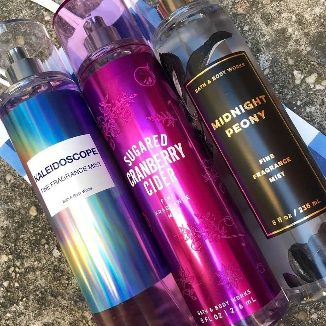 Bath & Body Worksさんのインスタグラム写真 - (Bath & Body WorksInstagram)「When there's NEW Fine Fragrance Mists to try! 🙌 Which one do you want most?! Pick your matching emoji: 💜💗🖤」8月9日 4時01分 - bathandbodyworks