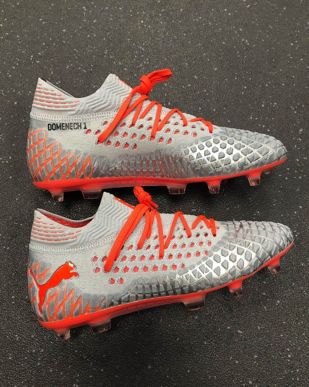 ジャウメ・ドメネクさんのインスタグラム写真 - (ジャウメ・ドメネクInstagram)「Muy feliz de empezar esta nueva etapa junto a @pumafootball 😻 #PUMAFam • • Molt feliç de començar esta nova etapa junt a @pumafootball 😻 •  @valenciacf  #jaumedomenech #DayInternationalCat」8月9日 4時05分 - jaudomenech